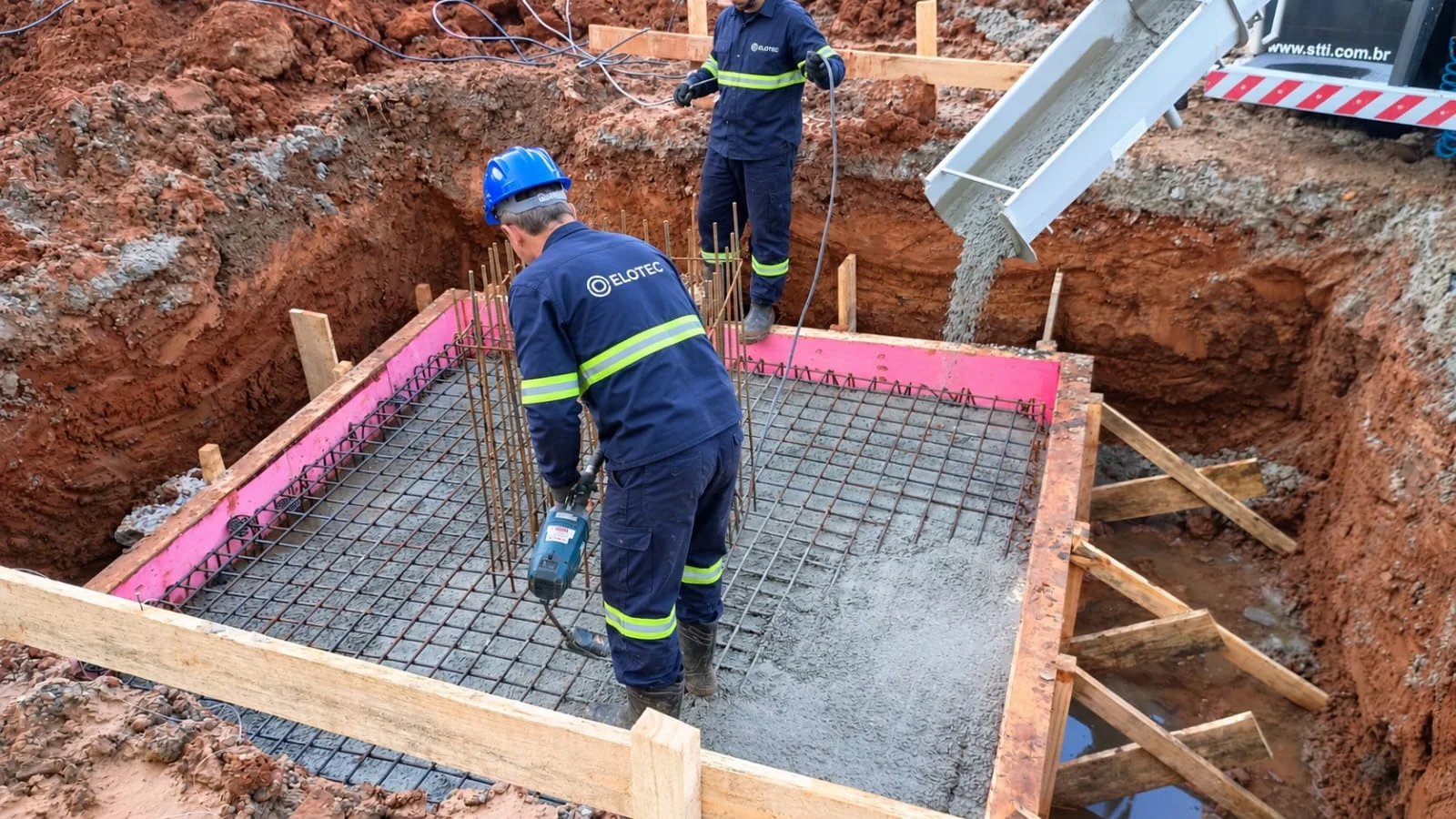 Obra executada pela Elotec